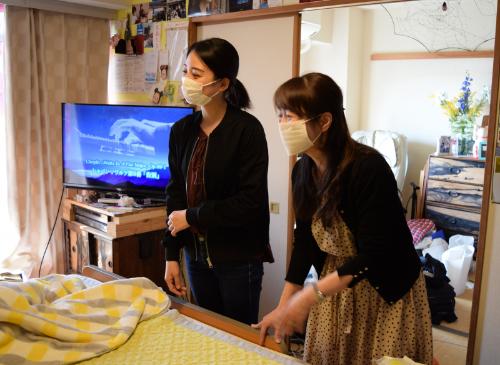【武庫川女子大学】看護学部の学生が在宅生活を続けるALS患者の自宅を訪問し、患者さんの日常を支える大切さを学びました。