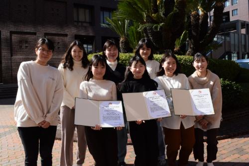 【武庫川女子大学】情報メディア学科、大森ゼミの3年生9人が「全国地域ブランド総選挙」で優秀発信賞等をトリプル受賞しました