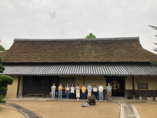 【武庫川女子大学】経営学部の学生8人が、重要文化財「奥田邸」の活用方法を考える実践学習に取り組みました。