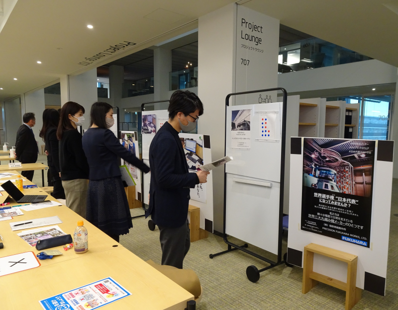 【武庫川女子大学】「第1期KOBE採用イノベーションスクール」の最終回で、受講生が制作した採用ポスターを発表しました。