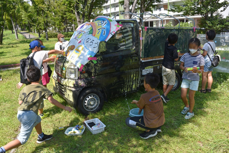 【武庫川女子大学】武庫川団地の夏祭り「高須フェスティバル」に、武庫川女子大学の研究チームのゼミがアートと食で参画しました