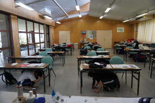 【甲子園短期大学】「緊急地震速報訓練」に伴う「シェイクアウト訓練」を実施しました。
