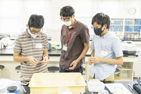 【関西学院大学】高校生が研究室訪問、最先端の実験を体験～理工学部で「ひらめき☆ときめきサイエンス」