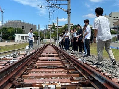 施設内にある線路設備、踏切施設、模擬駅