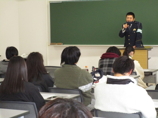 【大手前大学】兵庫県西宮警察署より飲酒運転注意喚起の講話を頂きました。