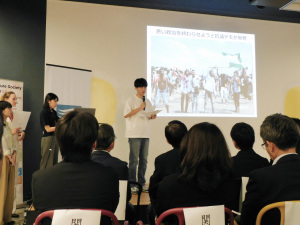 SDGs未来ビジネス学生コンテストで発表する様子 その1