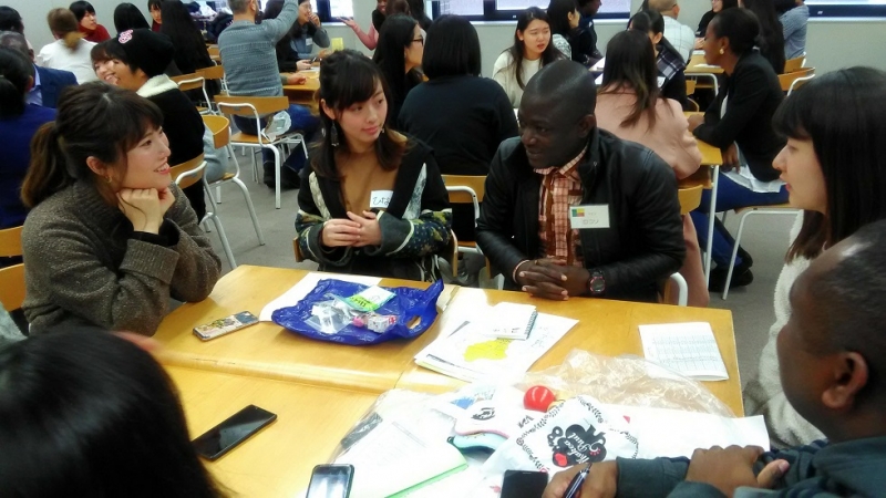 【武庫川女子大学】日本語日本文学科の学生らが、22か国からのゲストを招き日本語で多文化交流をしました。