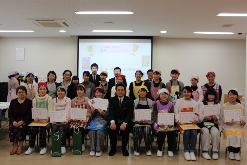 【武庫川女子大学】海苔メーカー「大森屋」と食物栄養学科がコラボレーションする「海苔レシピコンテスト」が行われました。