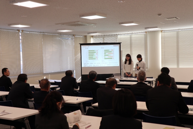 【武庫川女子大学】生活環境学科の学生が本学と包括連携協定を締結する小豆島土庄町で『移住』に関する調査結果を報告しました。